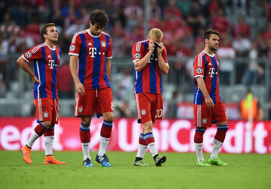 Qualche lacrima tra i giocatori del Bayern. Getty